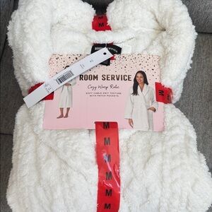 Room Service Cozy White Wrap Robe m